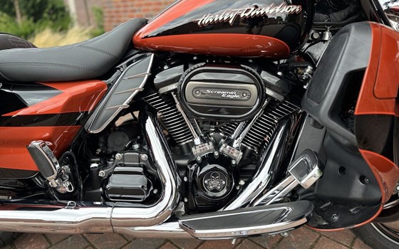 Gebrauchtmotorrad Harley-Davidson CVO Street Glide FLHXSE - Bild 8