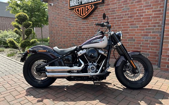 Gebrauchtmotorrad Harley-Davidson Softail Slim FLSL - Bild 2