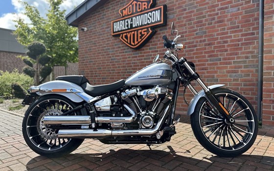 Gebrauchtmotorrad Harley-Davidson Softail Breakout 117 - Bild 2