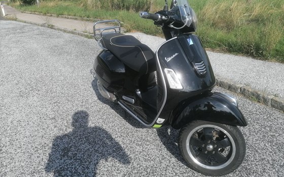 Gebrauchtmotorrad Vespa GTS 125 i.e. Super Sport - Bild 2 Gebrauchtmotorrad Vespa GTS 125 i.e. Super Sport - Bild 2
