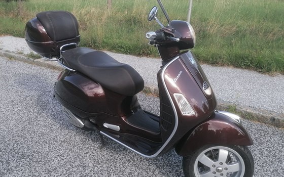 Gebrauchtmotorrad Vespa GTS 125 - Bild 2 Gebrauchtmotorrad Vespa GTS 125 - Bild 2