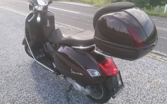 Gebrauchtmotorrad Vespa GTS 125 - Bild 4 Gebrauchtmotorrad Vespa GTS 125 - Bild 4