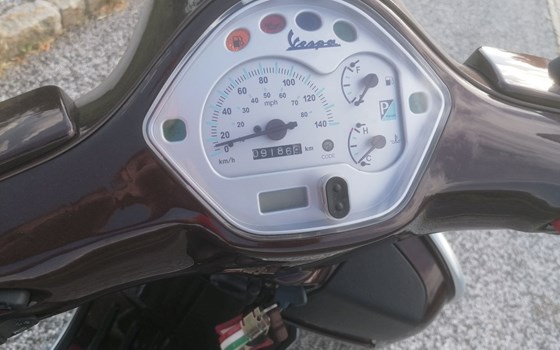 Gebrauchtmotorrad Vespa GTS 125 - Bild 5 Gebrauchtmotorrad Vespa GTS 125 - Bild 5