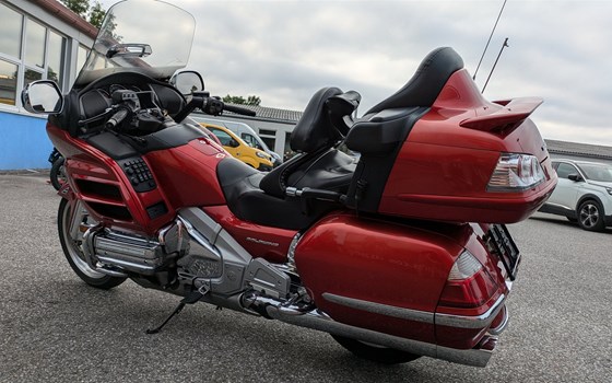 Gebrauchtmotorrad Honda GL 1800 Goldwing - Bild 4 Gebrauchtmotorrad Honda GL 1800 Goldwing - Bild 4