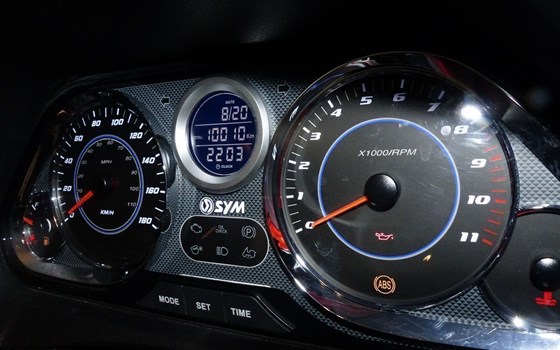 Gebrauchtmotorrad Sym MaxSym 400i - Bild 3