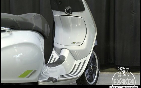 Neufahrzeug Vespa Primavera 125 75th - Bild 10