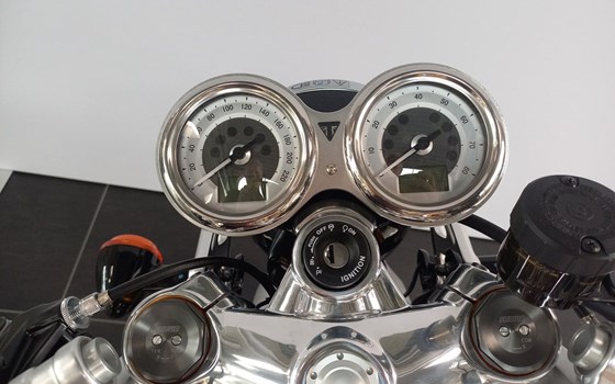 Neufahrzeug Triumph THRUXTON RS CHROME EDITION - Bild 8