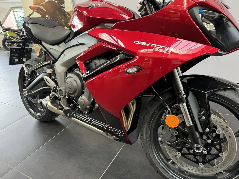 Angebot Triumph Daytona 660 Bild 10: Angebot Triumph Daytona 660