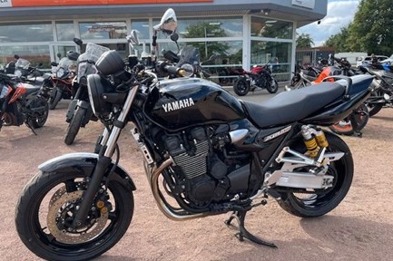 Yamaha XJR 1300