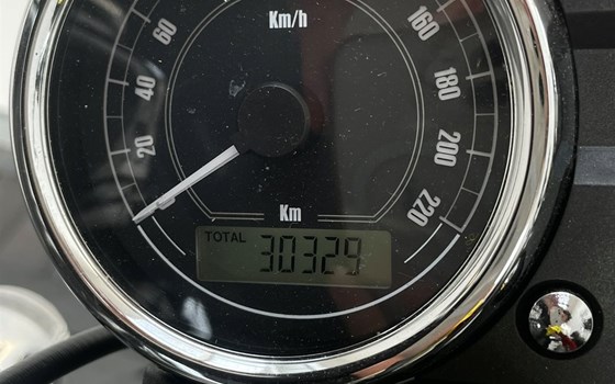 Gebrauchtmotorrad Moto Guzzi V7 750 Stone - Bild 5