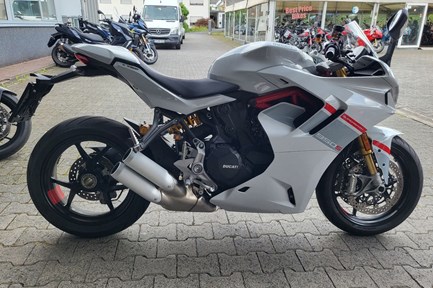 Ducati SuperSport S