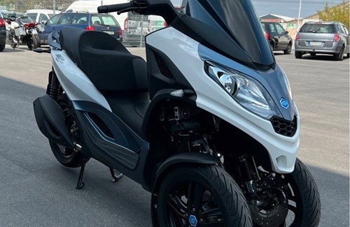 Neumotorrad Piaggio MP3 300