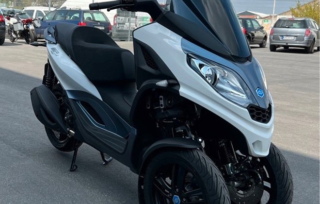 Piaggio MP3 300