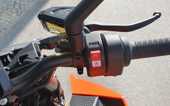 Neufahrzeug KTM 990 Duke - Bild 12