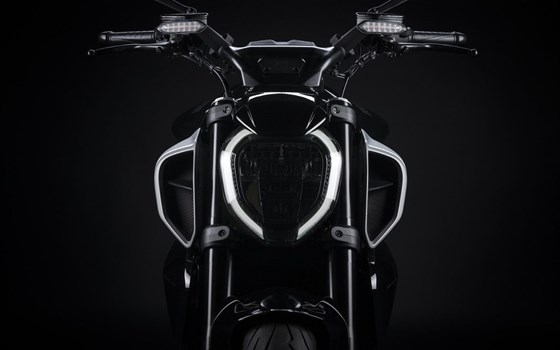 Neufahrzeug Ducati Diavel V4 - Bild 5