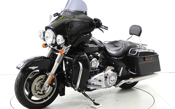 Motorrad Occasion Harley-Davidson Electra Glide Classic FLHTC - Bild 3