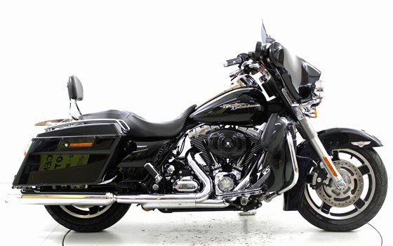 Motorrad Occasion Harley-Davidson Electra Glide Classic FLHTC - Bild 4