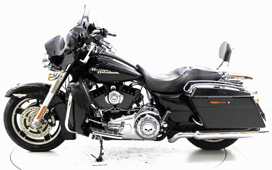 Motorrad Occasion Harley-Davidson Electra Glide Classic FLHTC - Bild 5