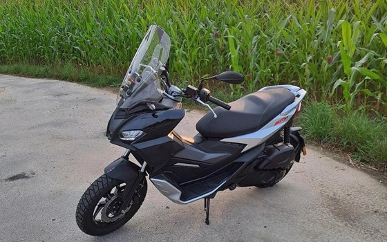 Gebrauchtmotorrad Aprilia SR GT 200 - Bild 5 Gebrauchtmotorrad Aprilia SR GT 200 - Bild 5