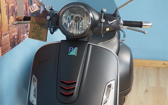 Gebrauchtmotorrad Vespa GTS 125 i.e. Super Sport - Bild 13 Gebrauchtmotorrad Vespa GTS 125 i.e. Super Sport - Bild 13
