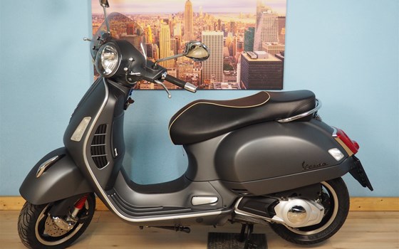 Gebrauchtmotorrad Vespa GTS 125 i.e. Super Sport - Bild 2 Gebrauchtmotorrad Vespa GTS 125 i.e. Super Sport - Bild 2