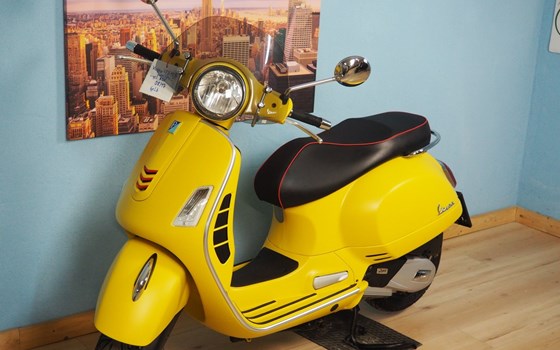 Gebrauchtmotorrad Vespa GTS 125 Supersport iGET - Bild 1 Gebrauchtmotorrad Vespa GTS 125 Supersport iGET - Bild 1