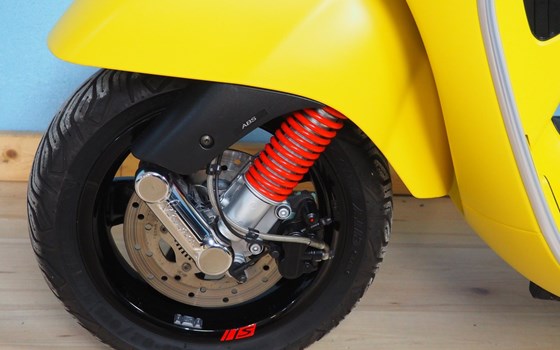 Gebrauchtmotorrad Vespa GTS 125 Supersport iGET - Bild 11 Gebrauchtmotorrad Vespa GTS 125 Supersport iGET - Bild 11