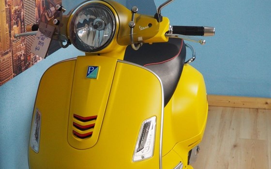 Gebrauchtmotorrad Vespa GTS 125 Supersport iGET - Bild 13 Gebrauchtmotorrad Vespa GTS 125 Supersport iGET - Bild 13