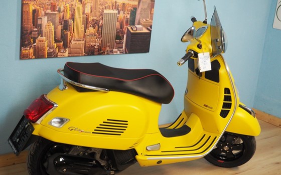Gebrauchtmotorrad Vespa GTS 125 Supersport iGET - Bild 15 Gebrauchtmotorrad Vespa GTS 125 Supersport iGET - Bild 15
