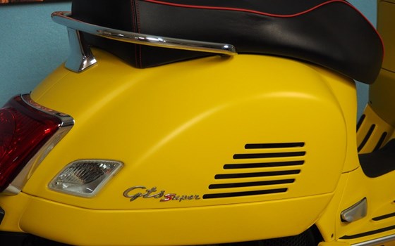 Gebrauchtmotorrad Vespa GTS 125 Supersport iGET - Bild 20 Gebrauchtmotorrad Vespa GTS 125 Supersport iGET - Bild 20