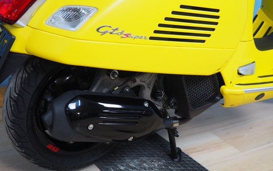 Gebrauchtmotorrad Vespa GTS 125 Supersport iGET - Bild 21 Gebrauchtmotorrad Vespa GTS 125 Supersport iGET - Bild 21