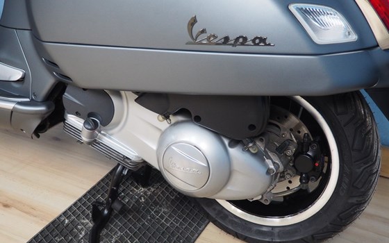 Gebrauchtmotorrad Vespa GTS 300 i.e. Super Sport - Bild 10 Gebrauchtmotorrad Vespa GTS 300 i.e. Super Sport - Bild 10