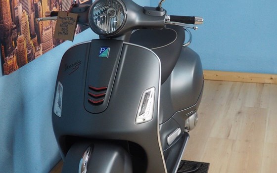 Gebrauchtmotorrad Vespa GTS 300 i.e. Super Sport - Bild 12 Gebrauchtmotorrad Vespa GTS 300 i.e. Super Sport - Bild 12
