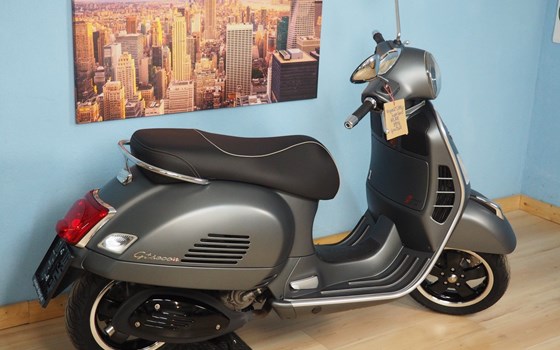 Gebrauchtmotorrad Vespa GTS 300 i.e. Super Sport - Bild 15 Gebrauchtmotorrad Vespa GTS 300 i.e. Super Sport - Bild 15