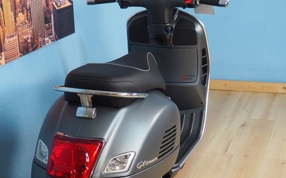 Gebrauchtmotorrad Vespa GTS 300 i.e. Super Sport - Bild 22 Gebrauchtmotorrad Vespa GTS 300 i.e. Super Sport - Bild 22