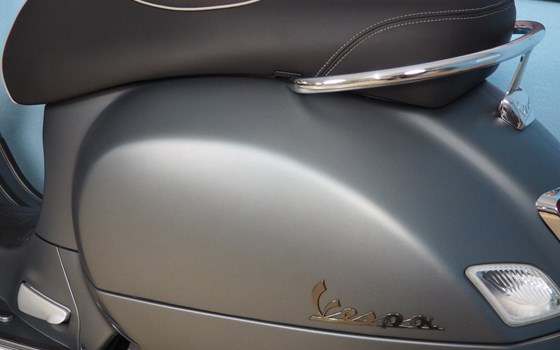 Gebrauchtmotorrad Vespa GTS 300 i.e. Super Sport - Bild 9 Gebrauchtmotorrad Vespa GTS 300 i.e. Super Sport - Bild 9