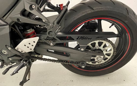 Motorrad Occasion Kawasaki Z 750R - Bild 10