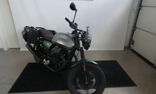 Moto Guzzi V7 Stone