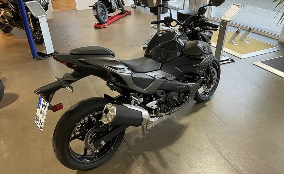 Angebot Kawasaki Z7 Hybrid Bild 2: Angebot Kawasaki Z7 Hybrid