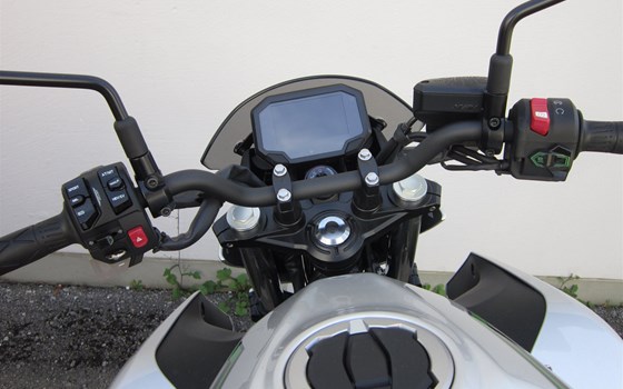 Gebrauchtmotorrad Kawasaki Z7 Hybrid - Bild 9