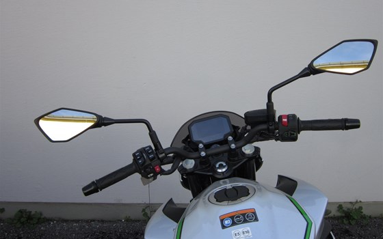 Gebrauchtmotorrad Kawasaki Z7 Hybrid - Bild 4