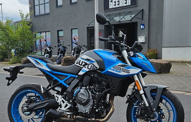 Suzuki GSX-8S