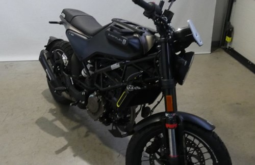 Gebrauchtmotorrad Husqvarna Svartpilen 125
