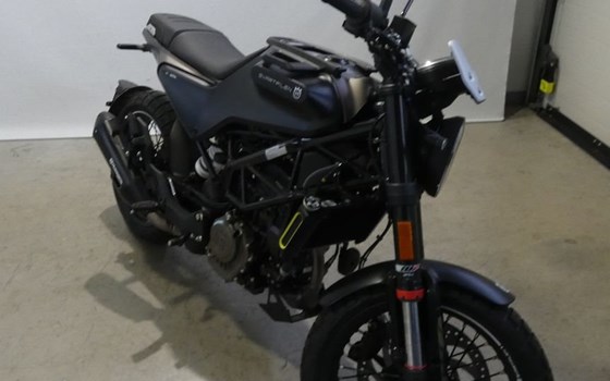 Gebrauchtmotorrad Husqvarna Svartpilen 125 - Bild 1