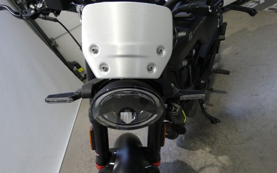 Gebrauchtmotorrad Husqvarna Svartpilen 125 - Bild 8