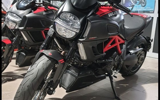 Gebrauchtmotorrad Ducati Diavel Carbon - Bild 1
