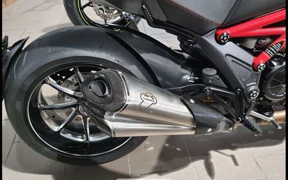 Gebrauchtmotorrad Ducati Diavel Carbon - Bild 4