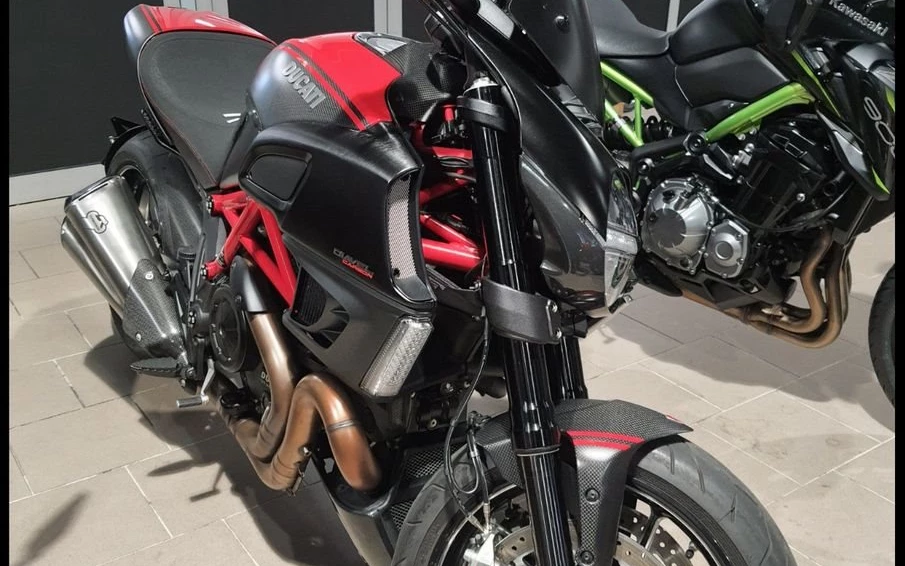 Angebot Ducati Diavel Carbon Bild 5: Angebot Ducati Diavel Carbon