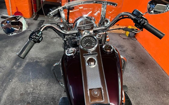 Gebrauchtmotorrad Harley-Davidson Road King Classic FLHRC - Bild 6