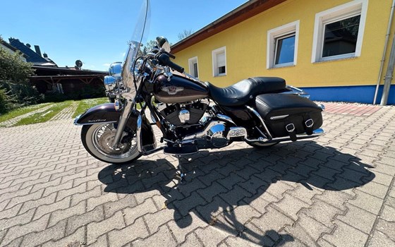 Gebrauchtmotorrad Harley-Davidson Road King Classic FLHRC - Bild 8